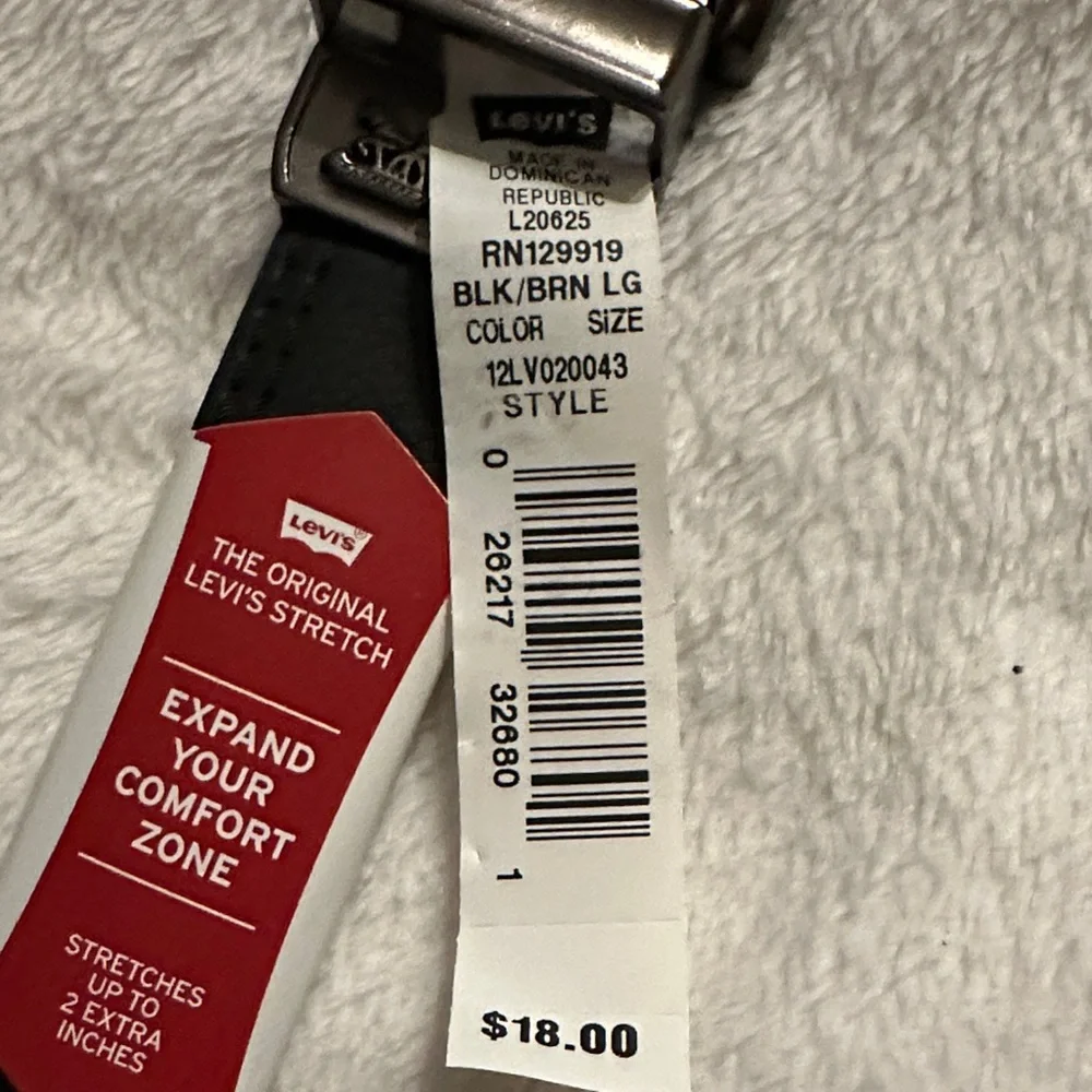 Levi's Black Belt with Red Clip